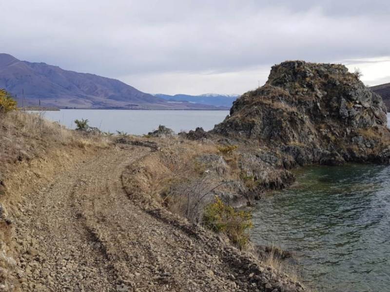 Construction around Lake Benmore on the Alps 2 Ocean cycle trail |  <i>Hamish Seaton</i>