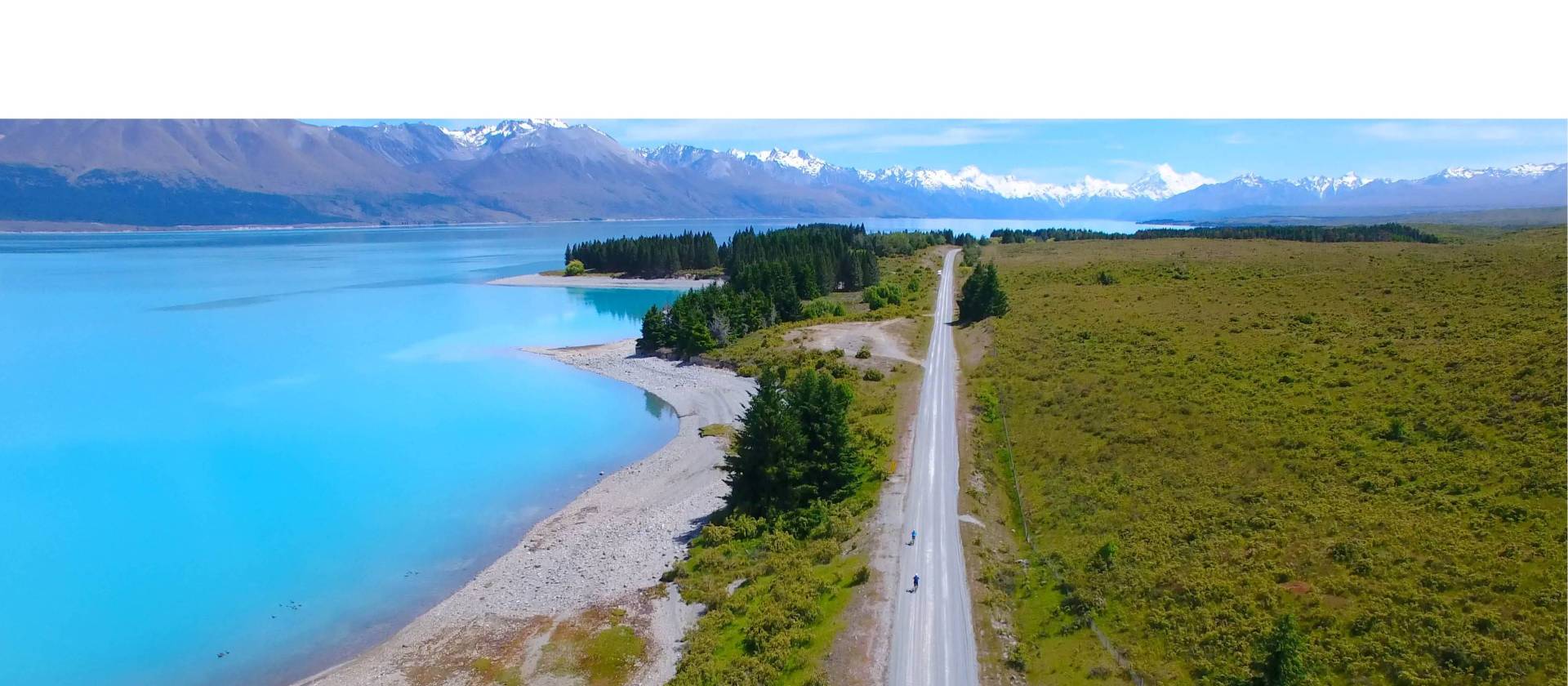 Cycling along the striking Lake Pukaki | Daniel Thour