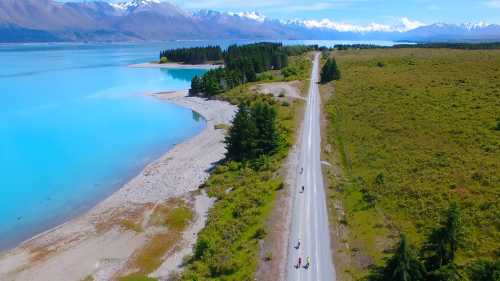 Cycling along the striking Lake Pukaki | Daniel Thour
