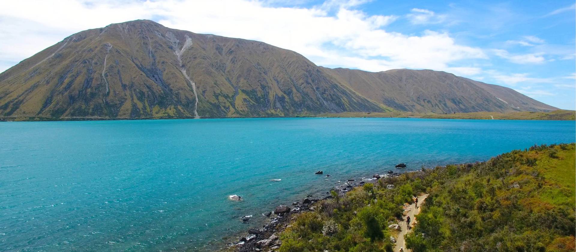 Cycling alongside Lake Ohau | Daniel Thour