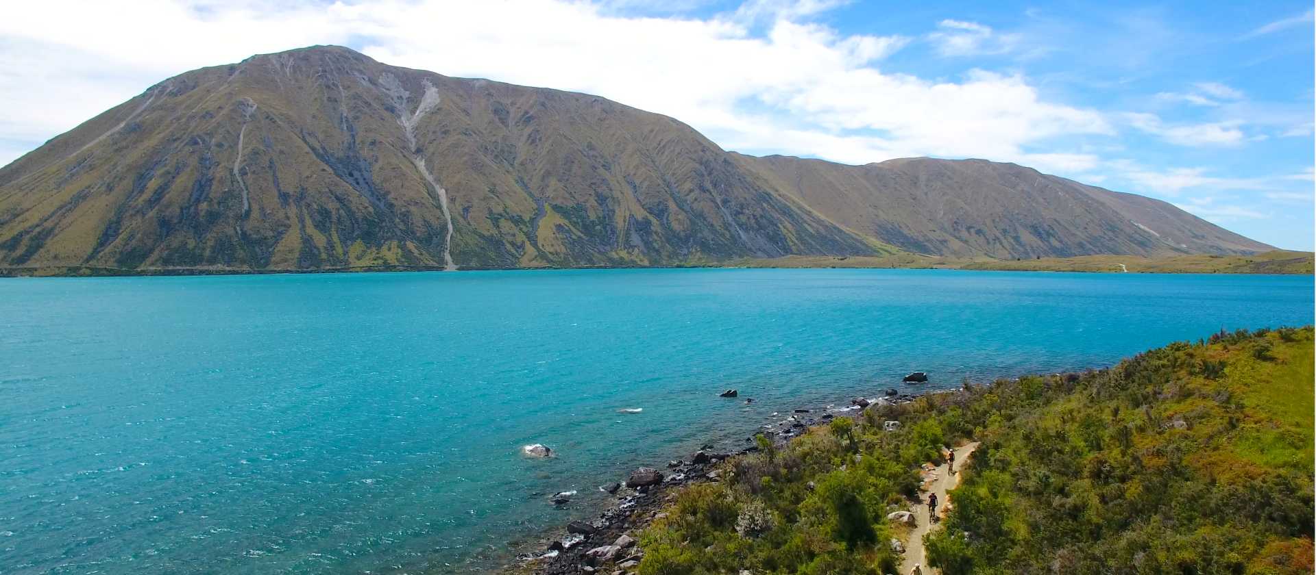 Cycling alongside Lake Ohau | Daniel Thour