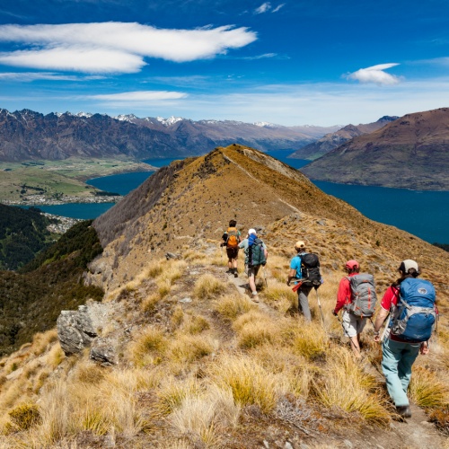 Hiking along the ridge line to the top of Ben Lomond