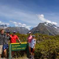 Hike to Key Summit on the Routeburn Track, and experience one of Aotearoa New Zealand's sought after Great Walks! | Izzi Barton