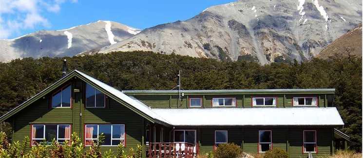 Historic ski lodge nestled under the towering Craigieburn mountains | Forest Lodge