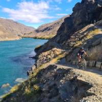 Cycling along the Lake Dunstan trail | Hana Black