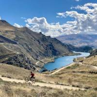 Expansive views along the Lake Dunstan Trail