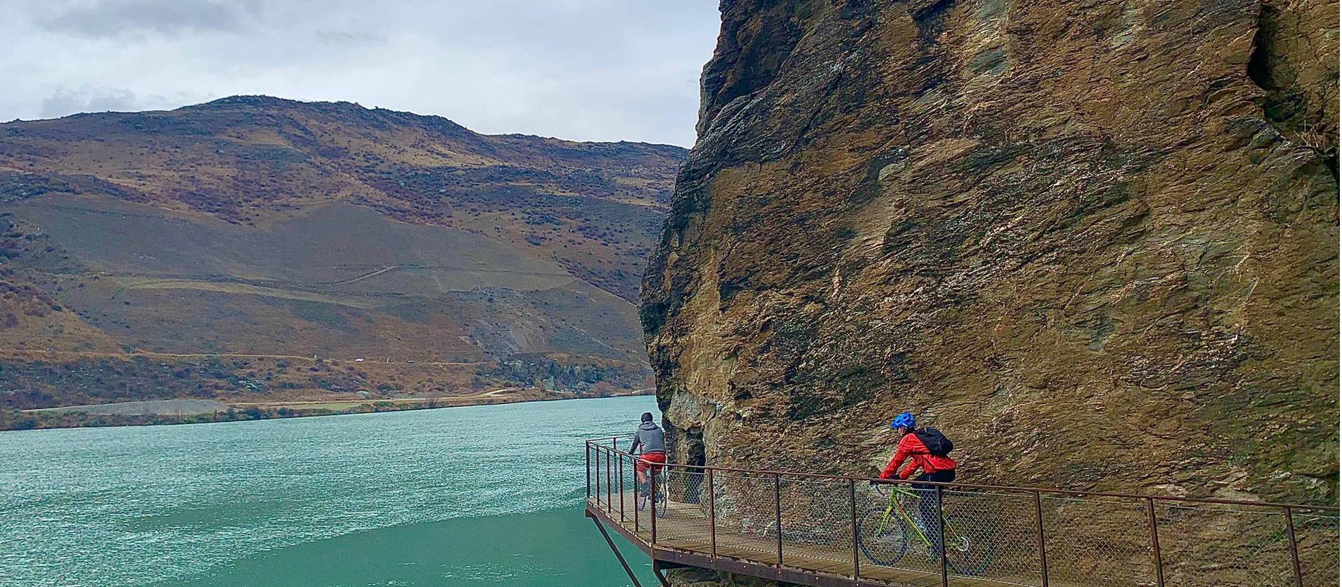 Clip on trail on the Lake Dunstan Trail | Lisa Jones