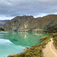 Stunning blue waters on the Lake Dunstan Trail | Lisa Jones