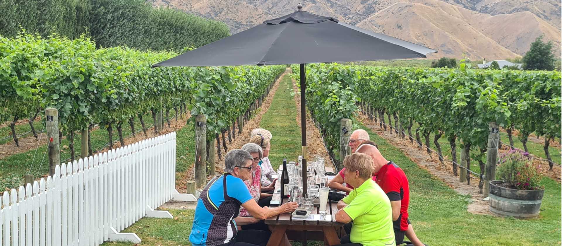 Pitstop for lunch | Hana Black