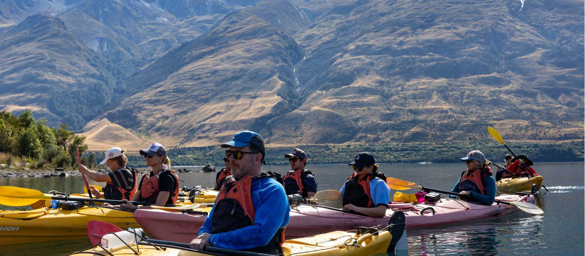 Kayak out to Wawahi Waka Pigeon Island and explore on foot! Experience the Wawahi Waka Pigeon Island Hut and the beauty of Whakatipu Waimaori - Lake Wakatipu! | Izzi Barton