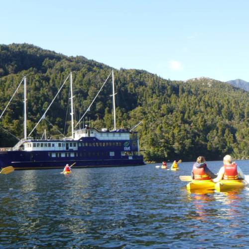 Kayaking with friends in Doubtful Sound
