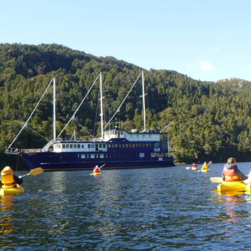Kayaking with friends in Doubtful Sound