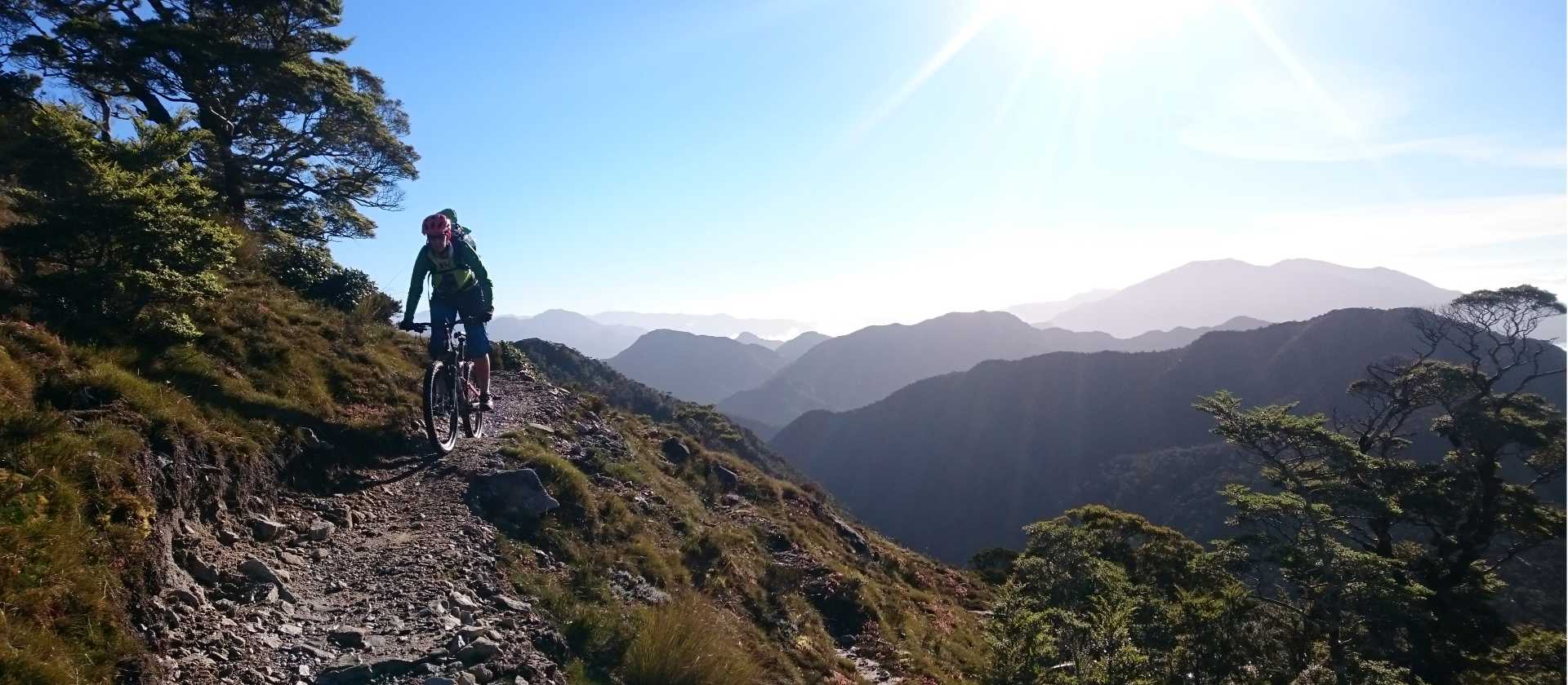 Sweeping singletrack along the tops | Alain Goerens