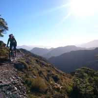 Sweeping singletrack along the tops | Alain Goerens