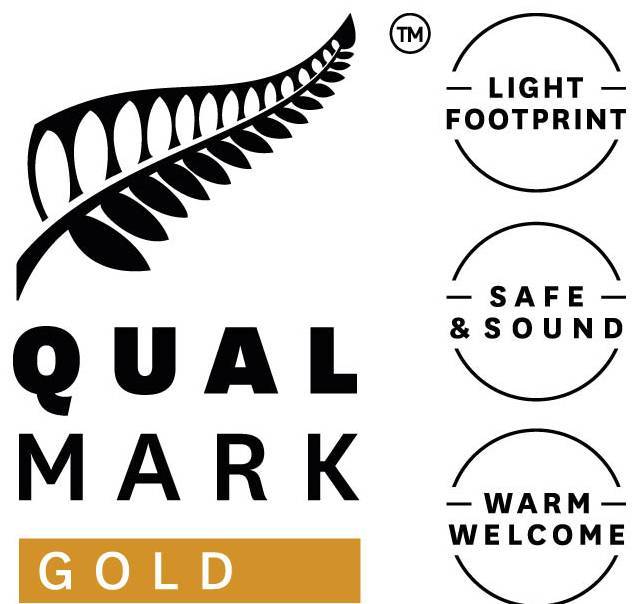 Qualmark Gold Award Logo Stacked