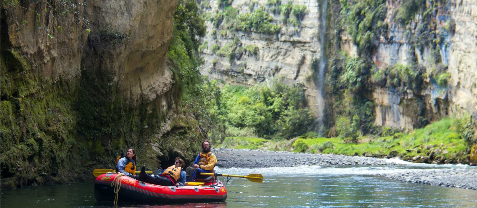 Take a scenic float down the Rangitikei River Gorge | River Valley Lodge