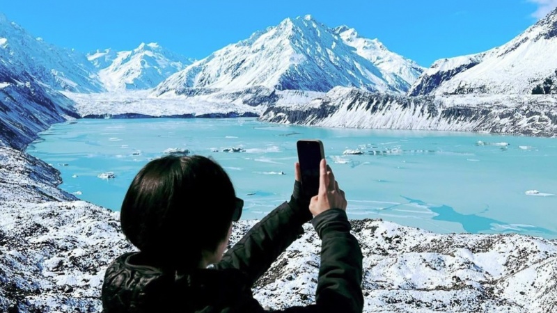 Tasman Glacier along the Alps 2 Ocean |  <i>Henry</i>