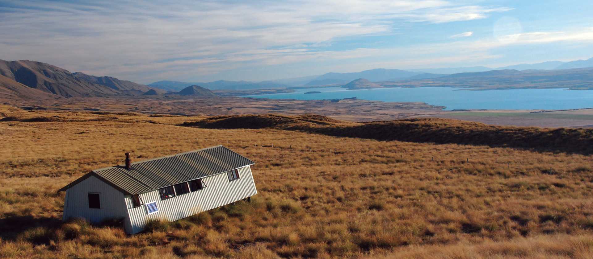 The stunning views across Lake Tekapo from Rex Simpson Hut | Chris Buykx