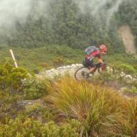 Riding in the mist along the Skyline Ridge | Geoff Gabites