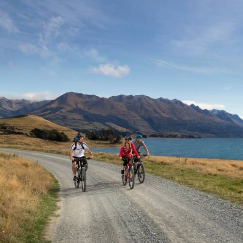 Cyclists on the Around the Mountains Cycle Trail