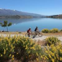 Cycling with a view on the shores of Lake Dunstan | James Jubb