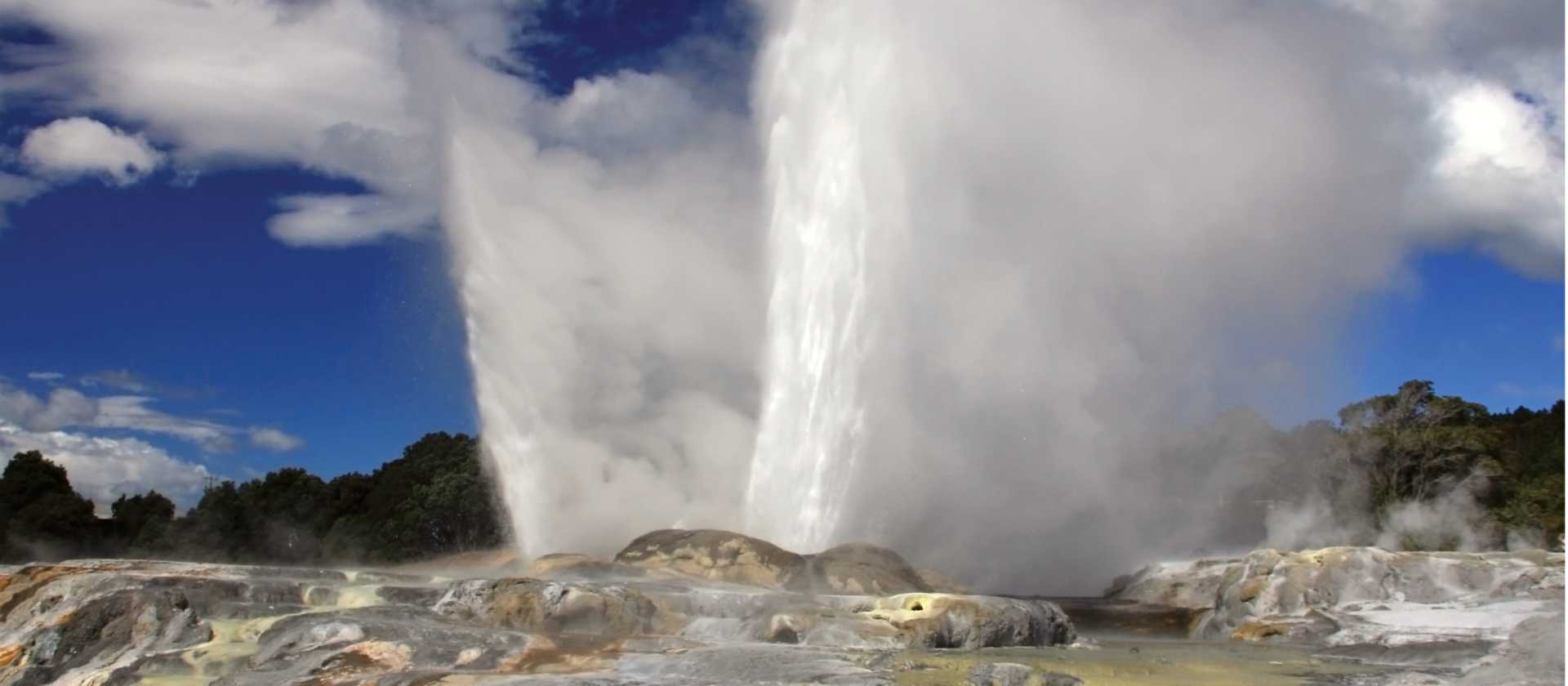 Pohutu geyser erupts at Whakarewarewa Thermal Valley in Rotorua