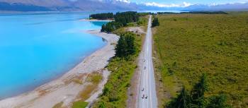 Cycling along the striking Lake Pukaki | Daniel Thour